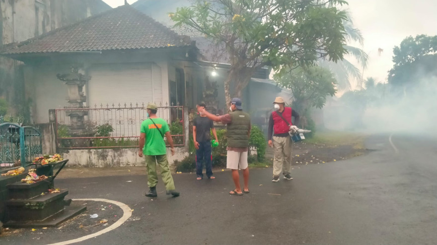 KEGIATAN POGGING BANJAR DINAS BANTAS TENGAH KAJA